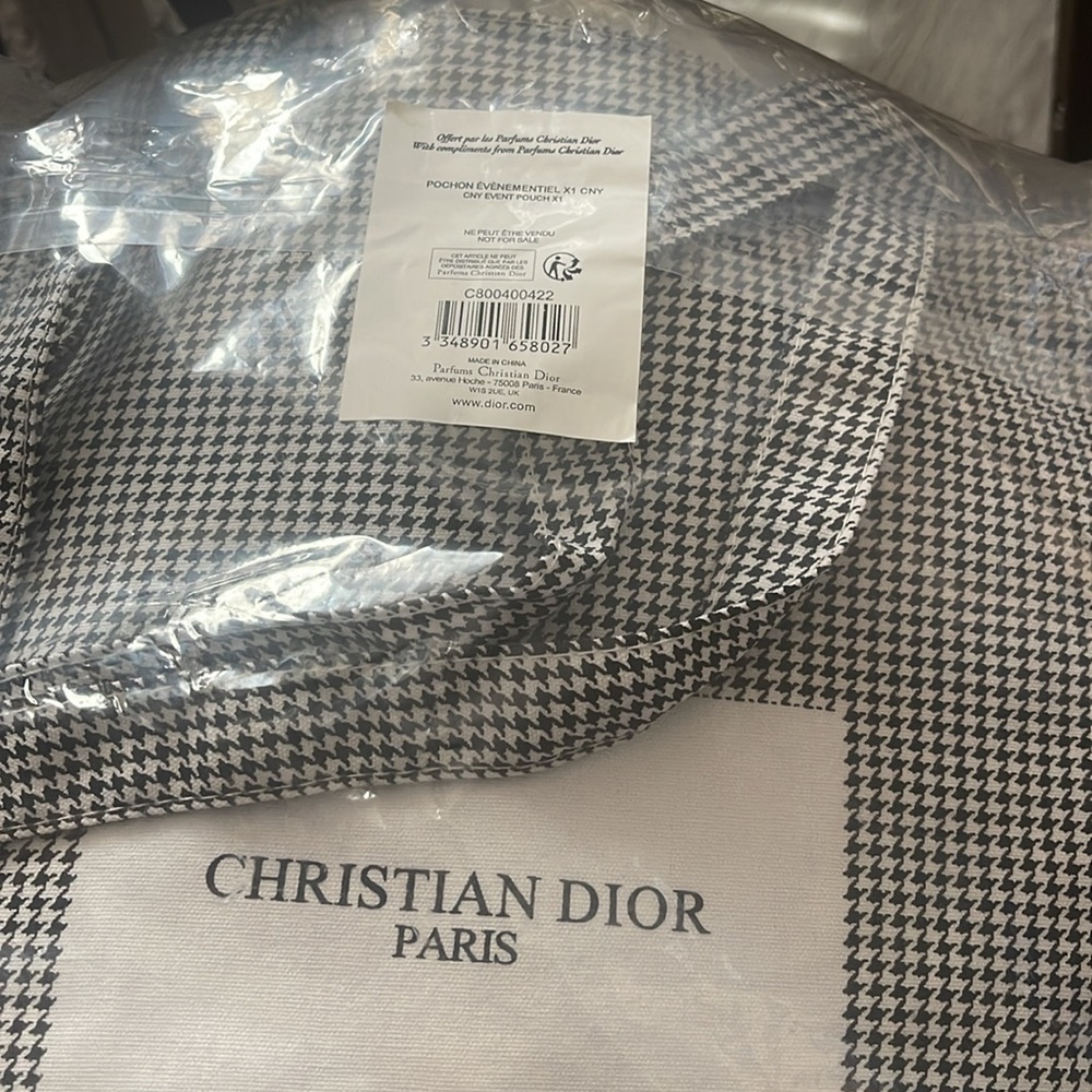 CHRISTIAN DIOR 2 PCS . PARIS BEAUTE TOTE NIP & DIOR MIRROR NIB ๐ค๐ค - Picture 4 of 5